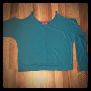 Blue shoulder revealing top